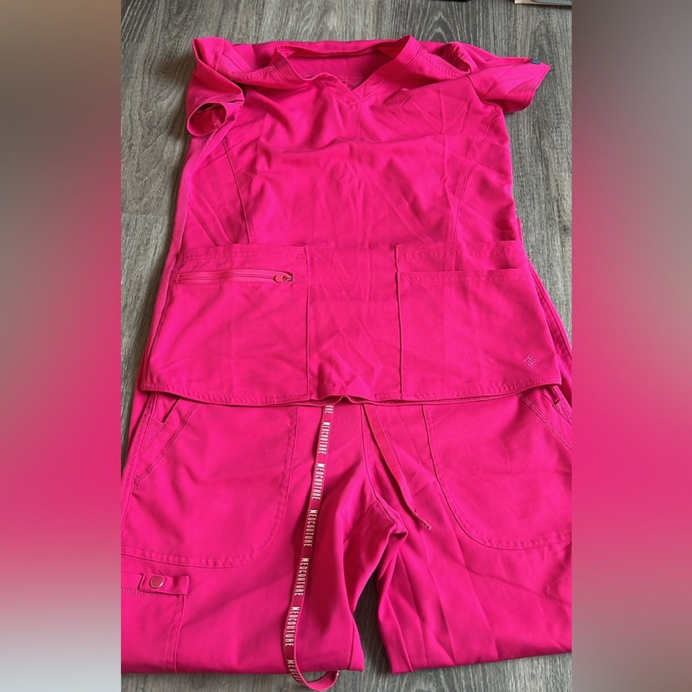 Medcouture scrub set